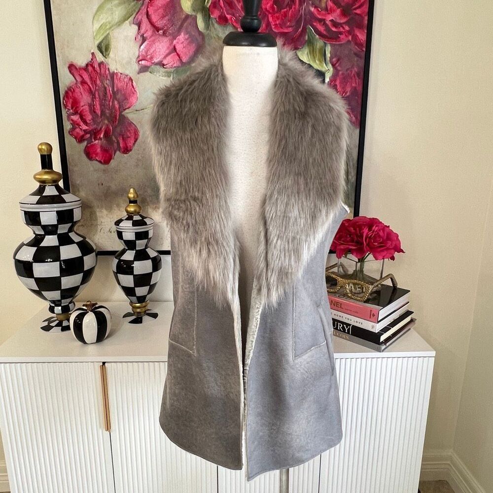 Tribal Jeans Womens Faux Fur Collar Open Front Hip Length Coat Vest Gray Medium